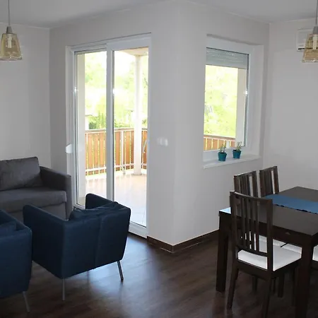 דירה Petita Apartman *