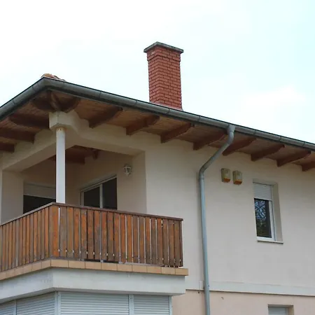 דירה Petita Apartman