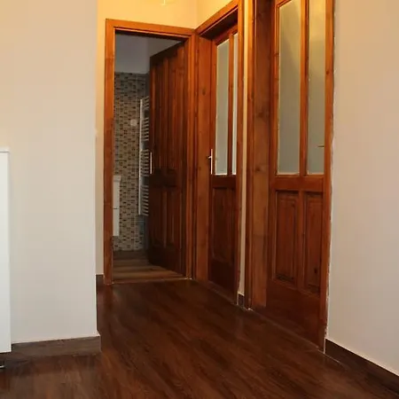 Petita Apartman דירה