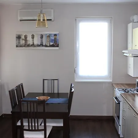 Petita Apartman דירה